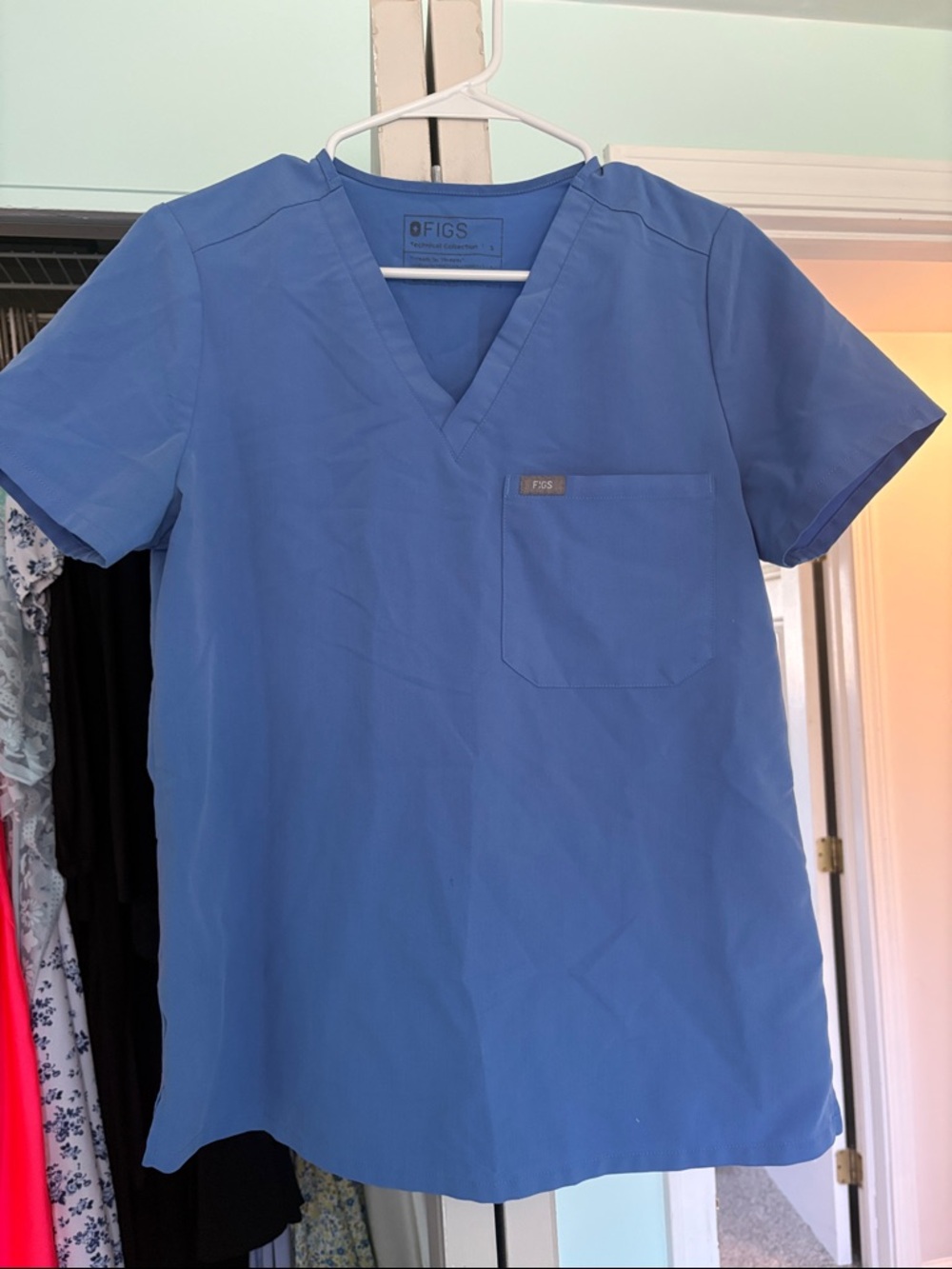 FIGS V-Neck Scrub Top - Ceil Blue